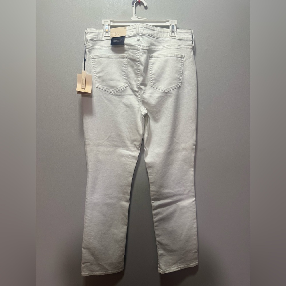 Women’s Jeans - Picture 7 of 8
